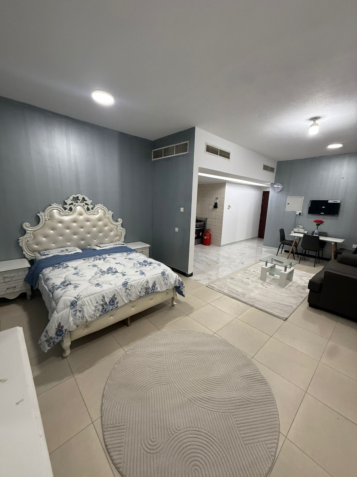 Agent in real estate