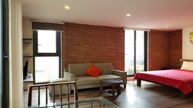 Bright studio apartment with lovely balcony in Dang Thai Mai street, Tay ...