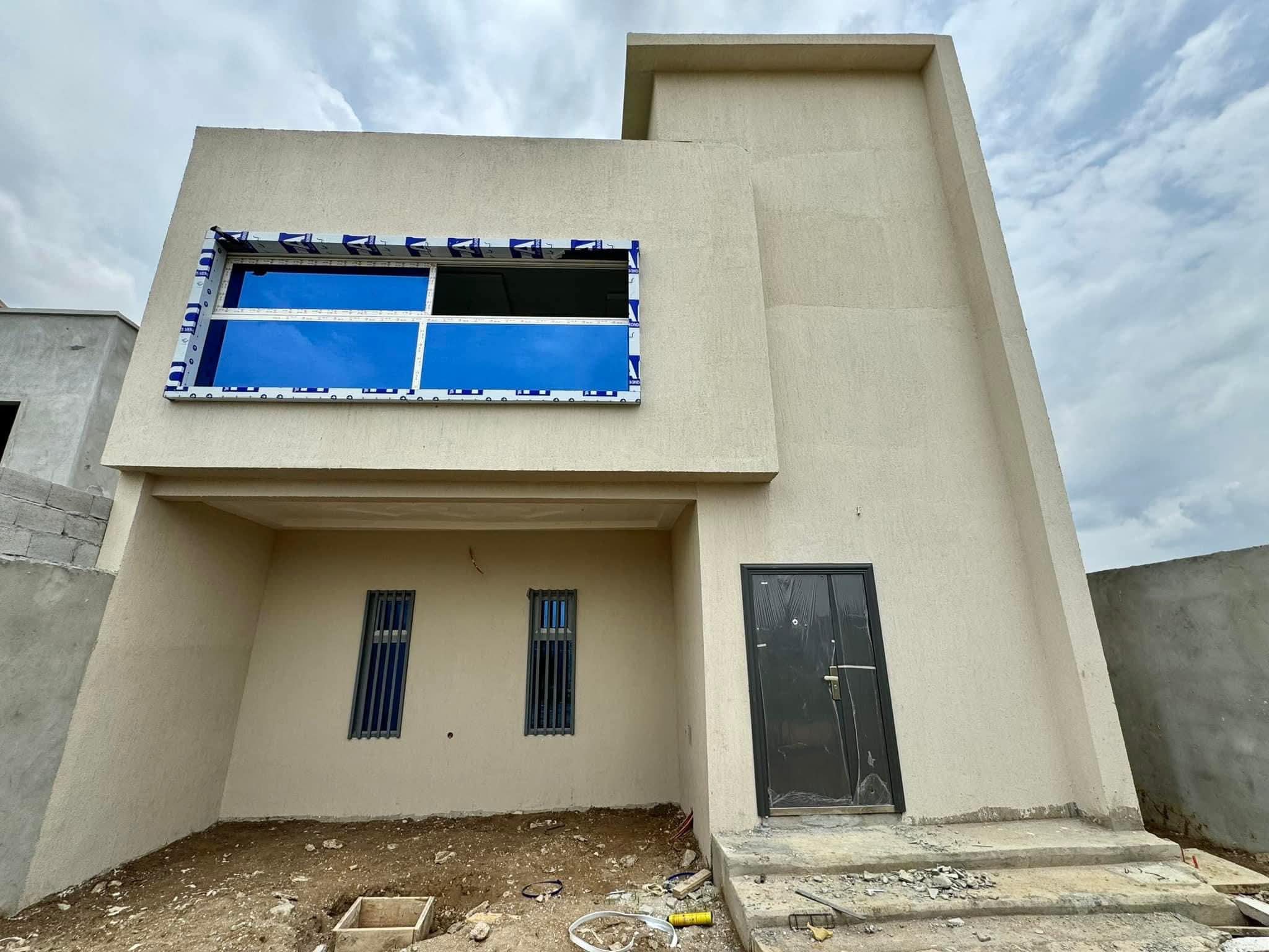 Duplex semi-finito di 6 locali a Bingerville Adjin 