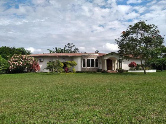 Stunning 7,500 m² Eco-Hospitality Property in Quinindé, ...