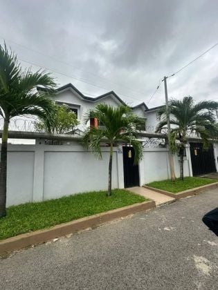 Belle villa duplex de 06 pièces + piscine Riviera faya 