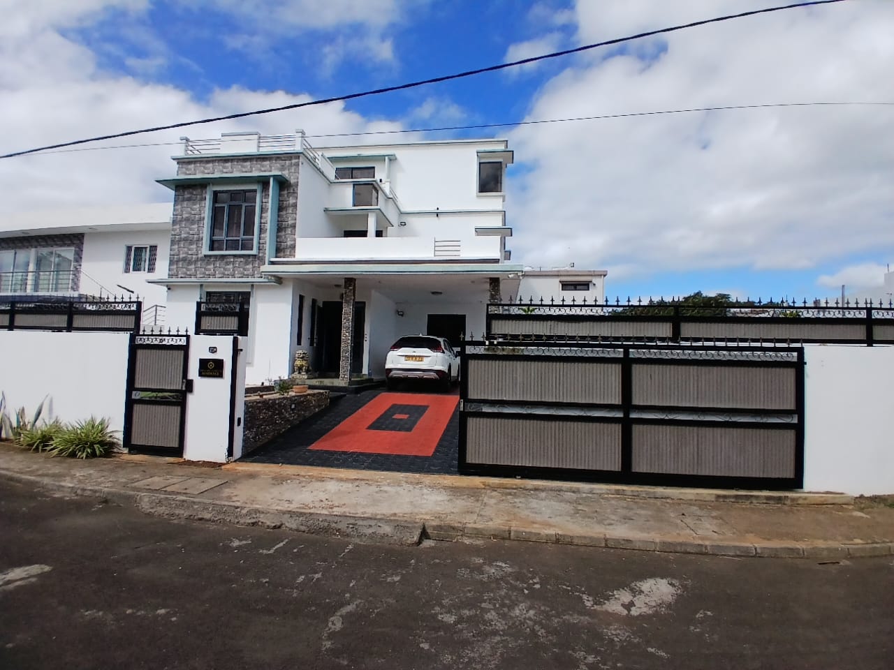 Superb Detached House for Rent in Albion, Mauritius!