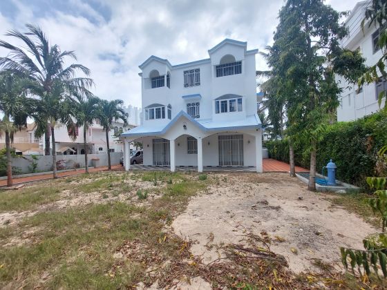  SPACIEUX ET MAGNIFIQUEMENT CONÇU, CET APPARTEMENT DE PREMIER ...