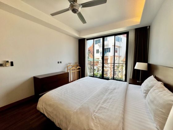 Nice, modern 3 – bedroom apartment with balcony in To Ngoc Van ...