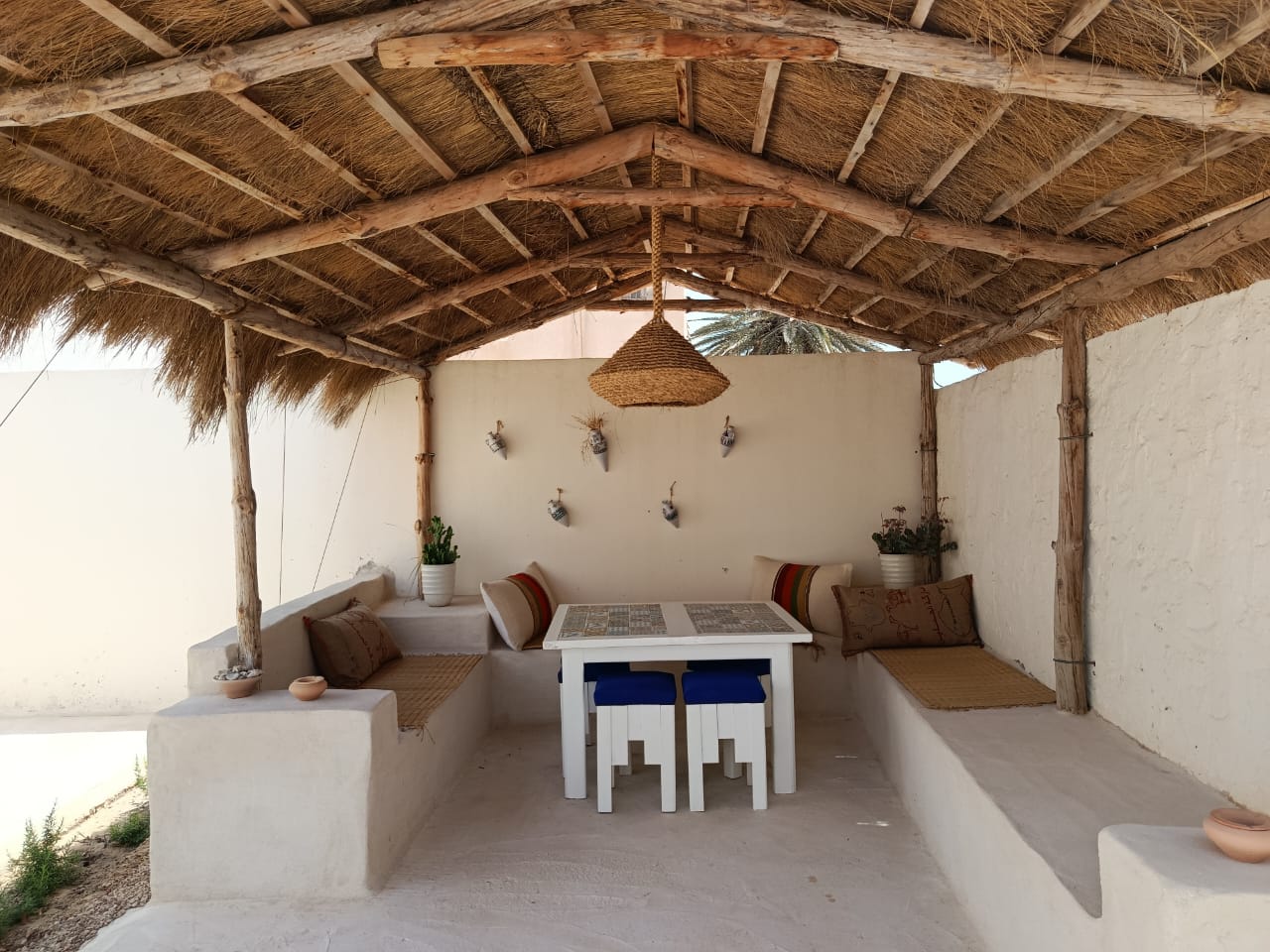 Maison djerbienne authentique, houch à louer avec trois terrasses