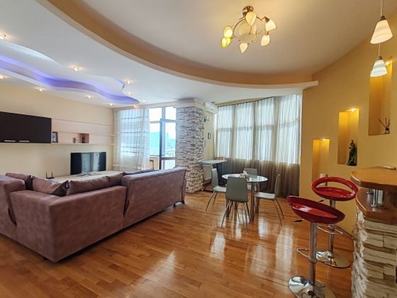 2 bədroom modern new apt near 28 Mall and Winter Park 