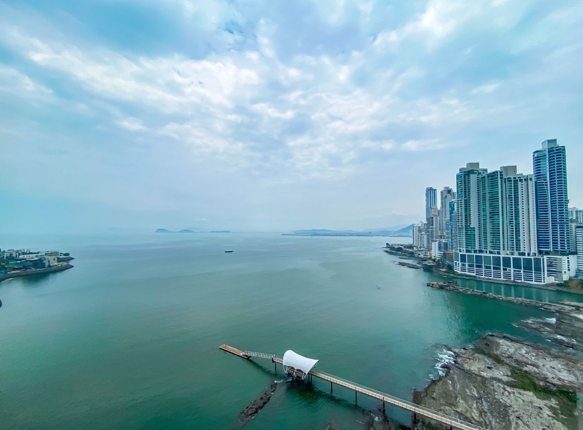 ON SALE EXCLUSIVE TOWN PUNTA PACIFICA, PH AQUAMARE 