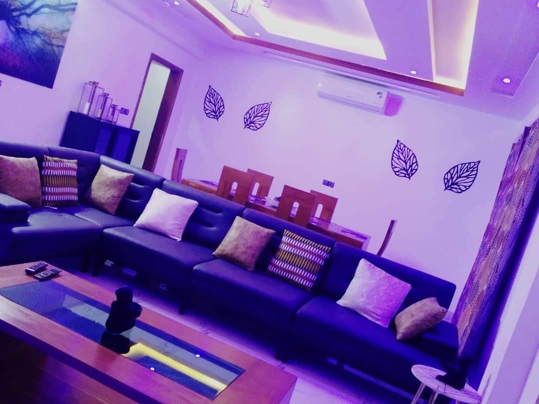 Appartement meublé 2 chambres salon entrée personnelle entièrement équipé et climatisé 