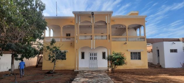 Belle Villa avec Étage et Jardin dans Quartier Résidentiel ...