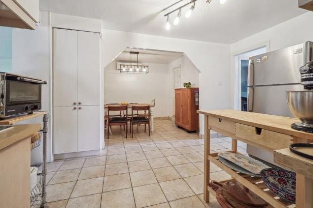 Appartement avec sous-sol et cour bien situ&#2013265929;