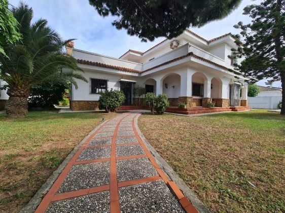 Charming traditional Andalusian villa – Rota, Cádiz | 5 ...