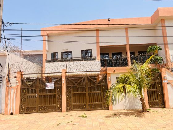 Louer – Villa 10 Pièces avec Piscine & Haute ...