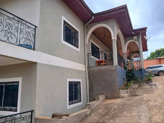 Villa for sale in Odza Petit Marché With furnitures and Hyundai car.