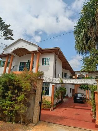 Duplex for Rent at the Yaoundé Golf on Cameroon. Comprising 4 rooms ...