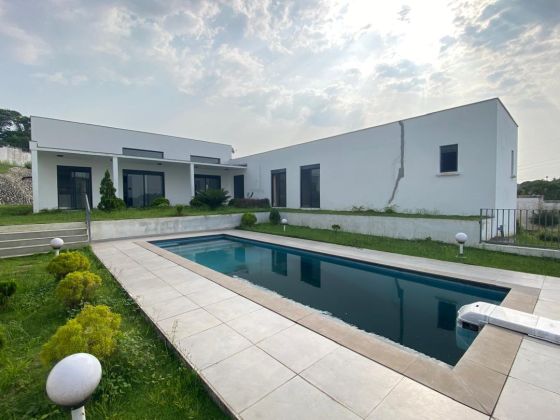 A vendre Villa plain-pied avec piscine 