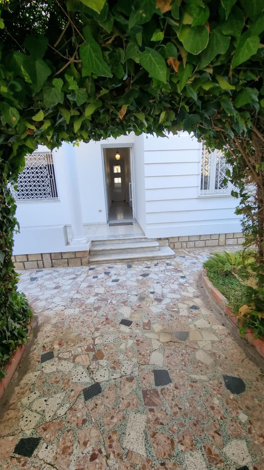 À LOUER – Rez de chaussée d'une Villa S+3 à la Nouvelle Ariana 