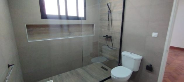 AMBATOBE – GRAN VILLA REFORMADA DE 4 HABITACIONES CON JARDÍN ...