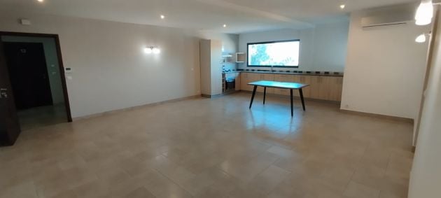 IVANDRY AMPIO APPARTAMENTO DI 4 LOCALI IN RESIDENZA CON ASCENSORE E ...