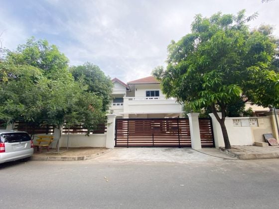 Spacious Villa for Rent in Borey Sunway, Tuol Kork