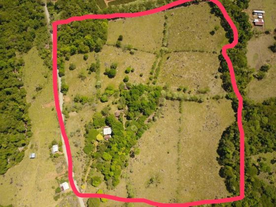 Finca llave en mano en 18 manzanas en venta: casas, estanque, áreas ...