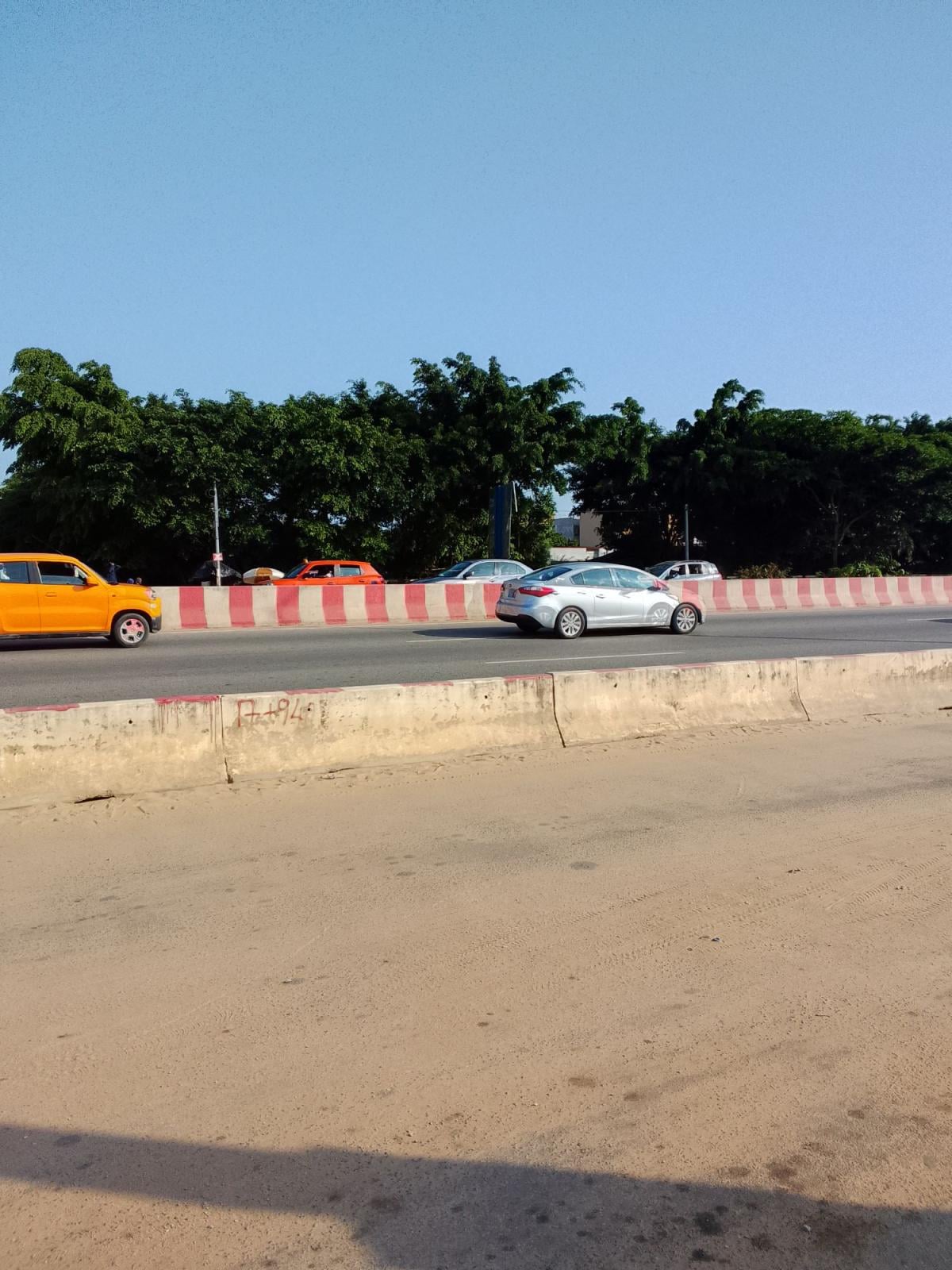 Terrain commercial sur le boulevard Mitterrand a Faya