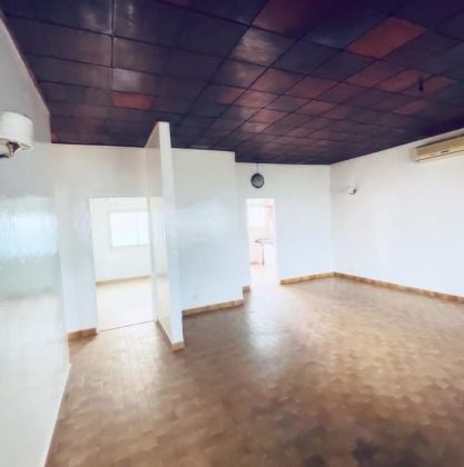 4-bedroom villa for rent in Bastos 