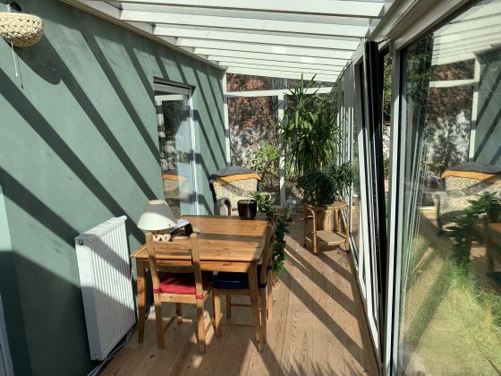 Beautiful 2-bedrooms apartment with veranda and garden in Uccle