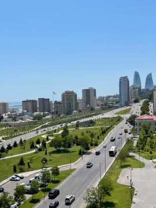 2 bədroom Sea view apt in city center 