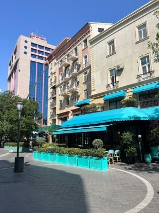 2 BR modern apt in Nizami str. Fountain Square 