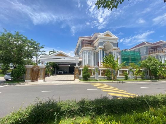 Imperial Villa for Rent near Aeon Mall 2