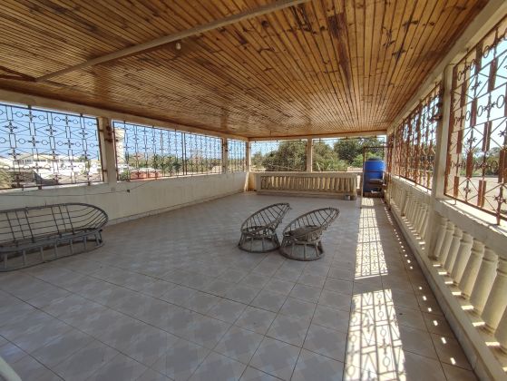 Se alquila precioso apartamento de 4 habitaciones con azotea en el centro ...