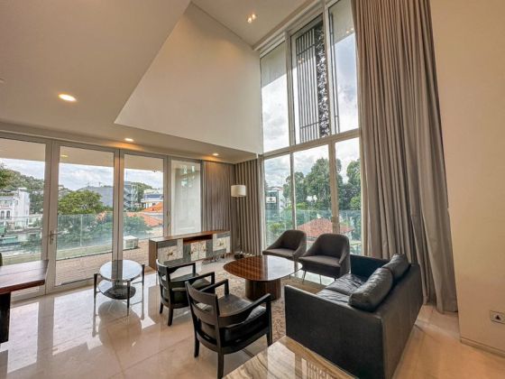 For lease 3-bedroom Duplex Apartment in the heart of District 3