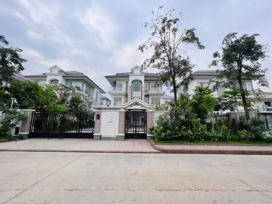 Big Land Villa for Rent in Borey Peng Huoth 60M