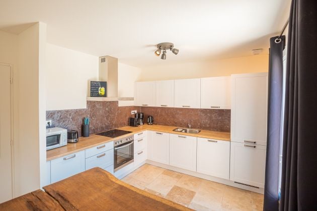 Detached 2 storey villa, open plan, 5 beds, 3 baths (2 en-suite), quiet ...