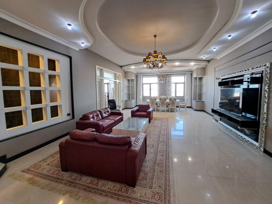 New ! 3 bedrooms apartment for rent in a very city. Total area is 220 sq.m.