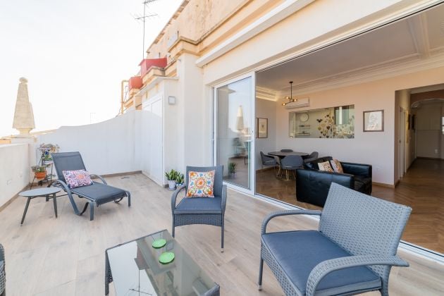 Elegant Penthouse with Stunning Terrace in Old Town Valencia (next to ...