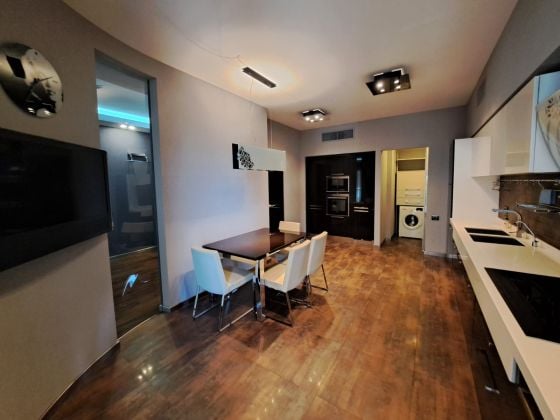 2 bedrooms apartment for rent in a very city.