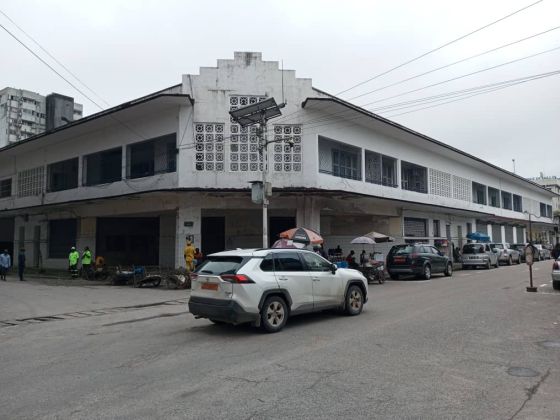 Vaste espace commercial à louer situé en plein cœur ...