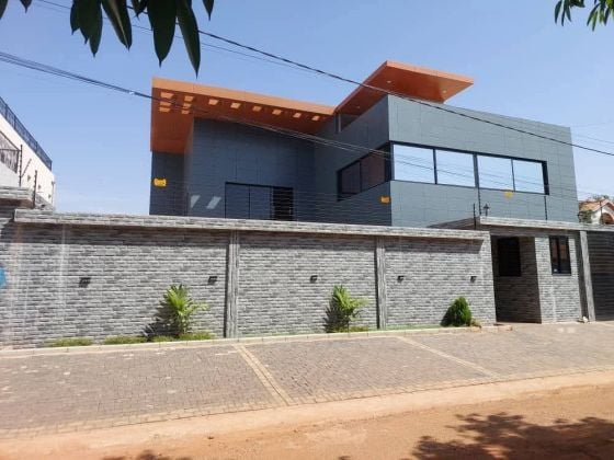 Belle villa duplex de 06 pièces + piscine en vente Ouaga 2000 Zone ...