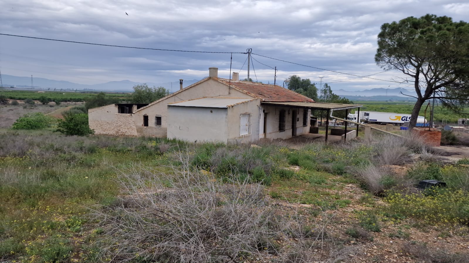 Villas et maisons avec terrain à Alicante, Espagne 