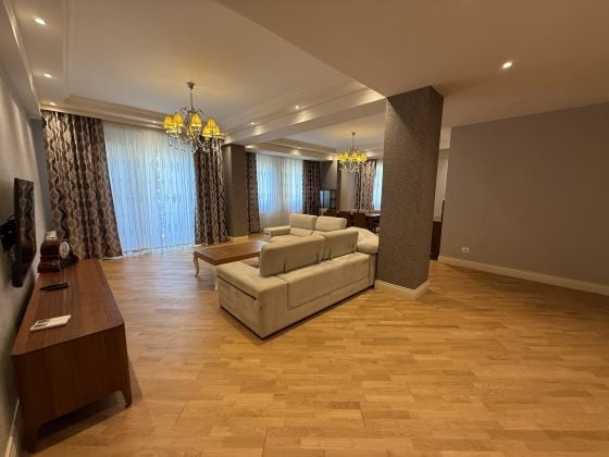 ROSEVILLAS 5 rooms apartment for Rent 