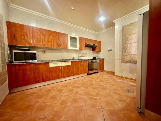 Three Bedroom furnished and un furnished apartments in Abu Al hassaniya