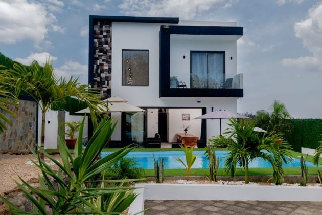 SUPERBE VILLA MODERNE DE CONSTRUCTION RÉCENTE À VENDRE ...