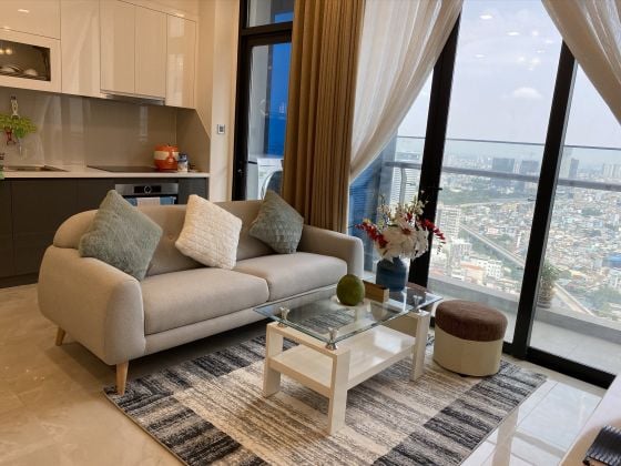 Hot deal - Vinhomes Golden River for lease 2brs, high floor, 70m2