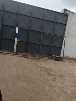 Location entrepot 1500 m2 à Yopougon- zone industrielle