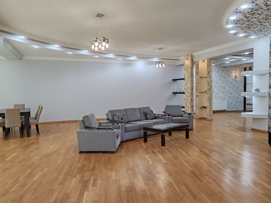 3 bedroom apt area Nizami street and Winter Park 