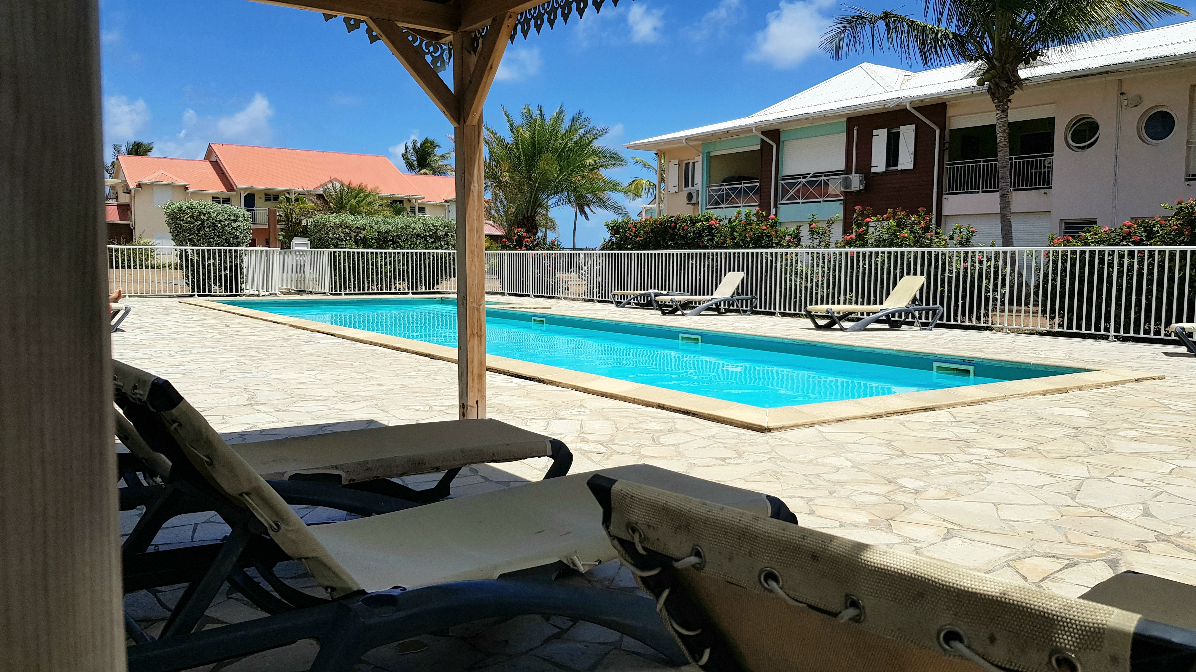 À vendre : Charmant appartement T2/3 meublé avec vue mer – Résidence Crystal Beach, Saint-François