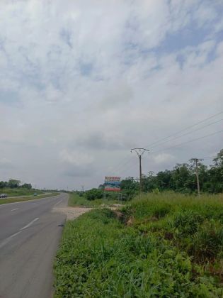 Abidjan une grande autoroute pk55 vente parcelle 6000 ha (ACD).