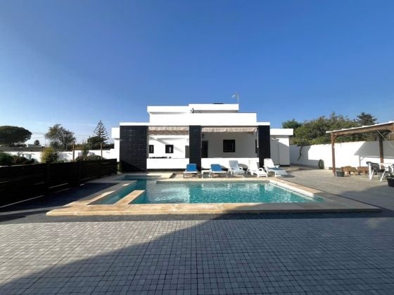 VACATION RENTAL VILLA PARAISO IN CHICLANA DE LA FRONTERA