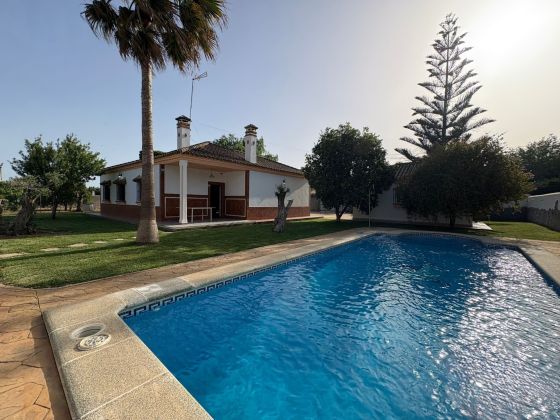 Holiday rental Villa Jameos in Chiclana de la Frontera